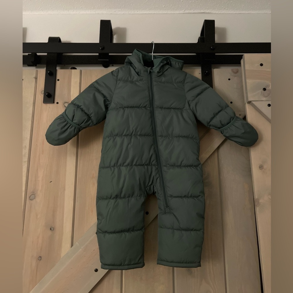 Old Navy Kids Green Puffer snowsuit